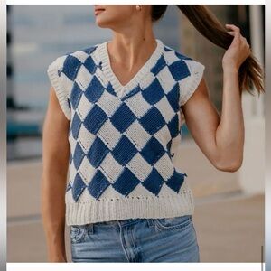 Sadie & Sage Checkered Sweater Vest Size small